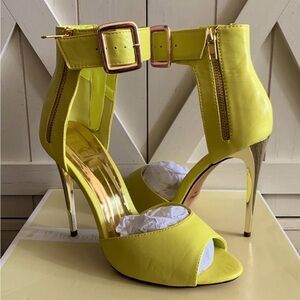 *NEW* Fahrenheit Heels